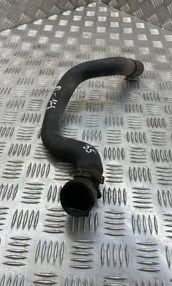 Volkswagen PASSAT B6 Engine coolant pipe/hose