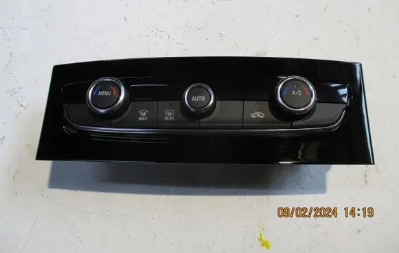 Opel Grandland X Climate control unit