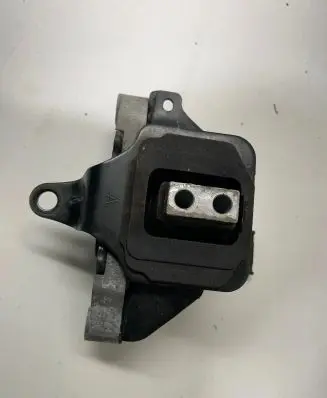 KIA Sportage Engine mount bracket
