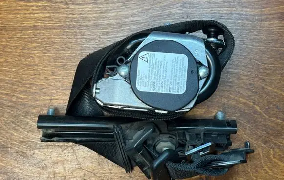 Mercedes-Benz Sprinter W906 Front seatbelt 601384100 000R000 200716