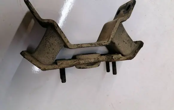 KIA Sorento Engine mount bracket 3E350
