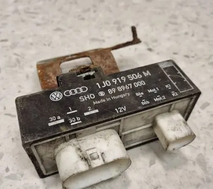 Skoda Fabia Mk1 (6Y) Coolant fan relay 1J0919506M 898967000