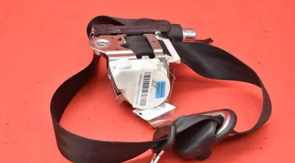 Skoda Fabia Mk2 (5J) Front seatbelt 5J0857702A