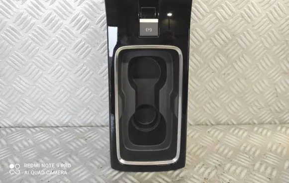 Opel Mokka B Gear shifter surround trim plastic 9835015180