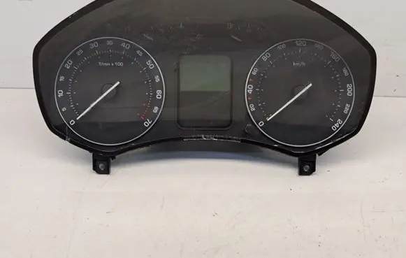 Skoda Superb B6 (3T) Speedometer (instrument cluster) A2C53032525 1Z0920810B