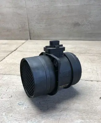 Volkswagen PASSAT B7 Mass air flow meter 0281002956 03L906461A 309247960