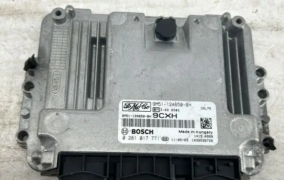 Ford Focus Engine control unit/module 9M5112A650BH 0281017771