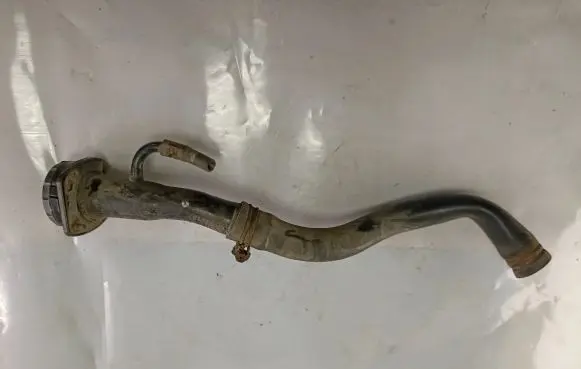Suzuki Grand Vitara I Fuel tank filler neck pipe 