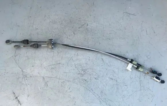 Opel Zafira B Gear shift cable linkage 55351948