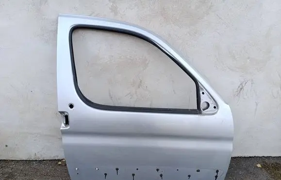 Door (2 Door Coupe)