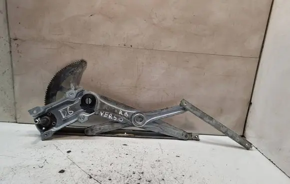 Toyota Corolla Verso AR10 Rear door manual window regulator 698300F010