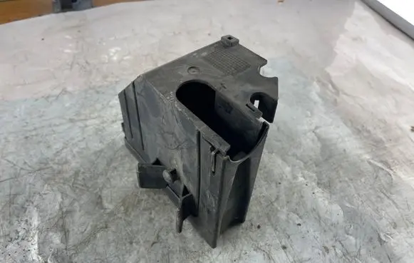Mercedes-Benz Vito Viano W638 Other engine bay part A6385453140