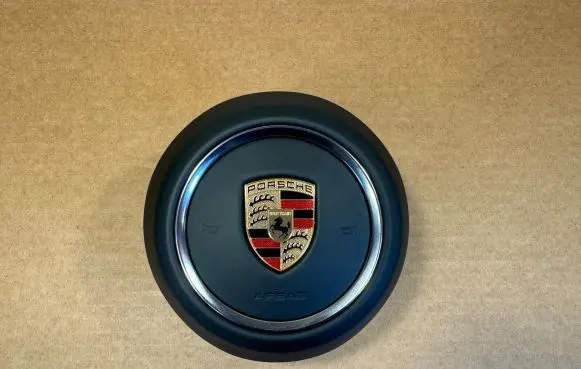 Porsche Taycan 9J1 Steering wheel airbag