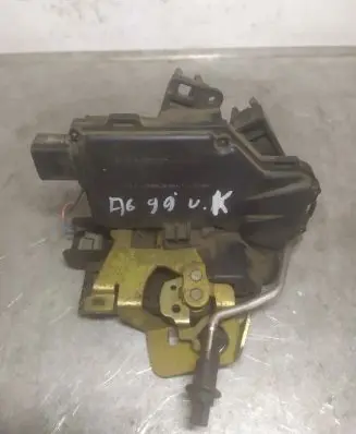 Audi A6 S6 C5 4B Rear door lock 4B0839015B PA66309GF