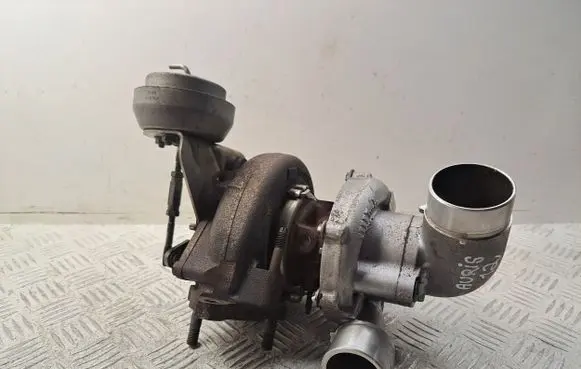 Toyota Auris 150 Turbo 172010R021 0705240027