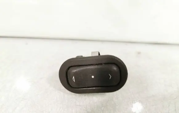 Opel Zafira A Electric window control switch 24409207 13363102