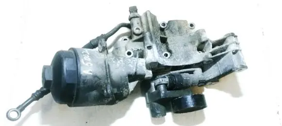 BMW 5 E39 Oil filter cover 6750330620