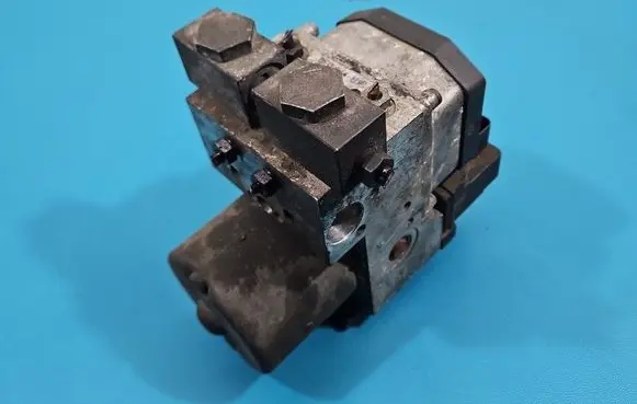Volkswagen PASSAT B5.5 ABS Pump 8E0614111P IMPRK1528436