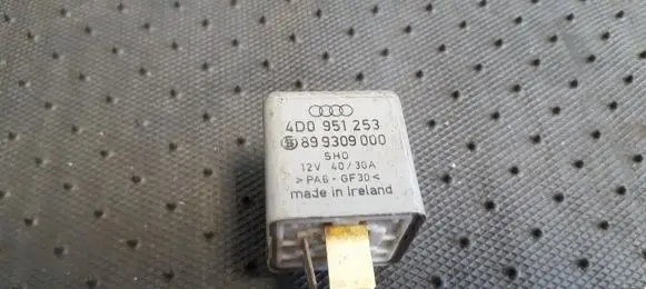 Volkswagen PASSAT B5.5 Other relay 4D0951253 899309000