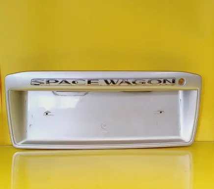 Mitsubishi Space Wagon Trunk door license plate light bar MR275638