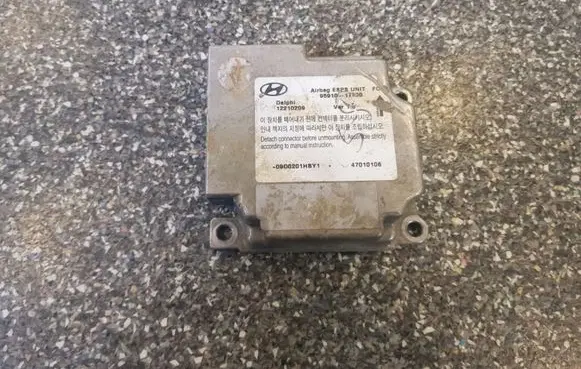 Hyundai Matrix Airbag control unit/module 12210209