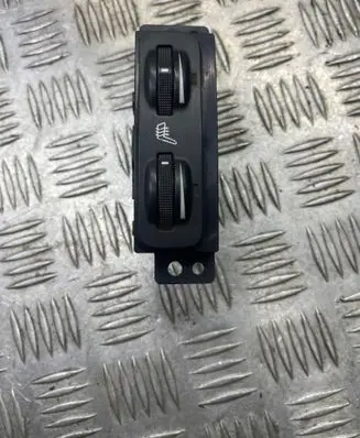 Toyota Avensis T250 Seat heating switch 453417