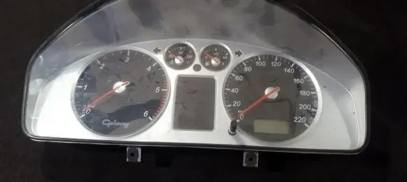 Speedometer (instrument cluster)