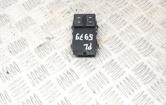 Ford Mondeo Mk III Electric window control switch 1S7T14A132 031633