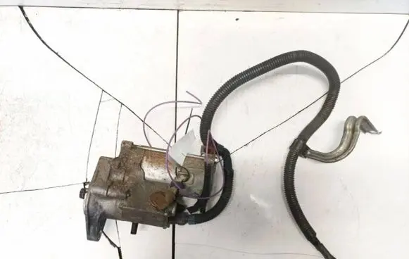 Toyota Yaris Starter motor 2810033080