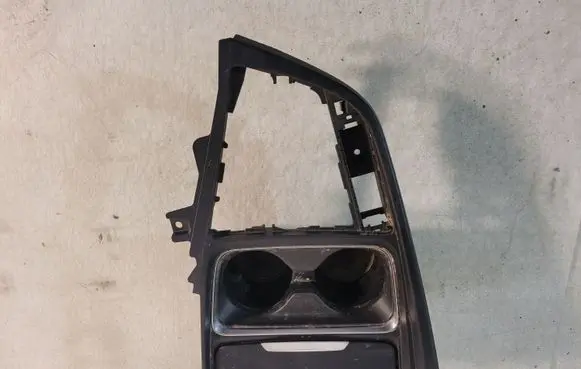 BMW 3 F30 F35 F31 Cup holder 9218925