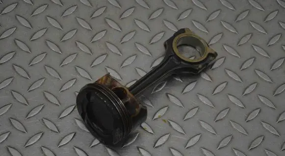 Mercedes-Benz CLA C117 X117 W117 Piston 04671
