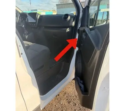 Opel Vivaro Front door check strap stopper 00242R