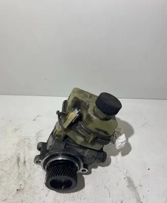 Mazda 6 Power steering pump GR3D 6114072E