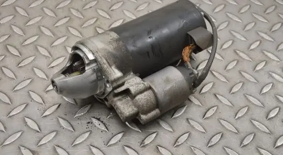 Mercedes-Benz E W212 Starter motor A6519064300