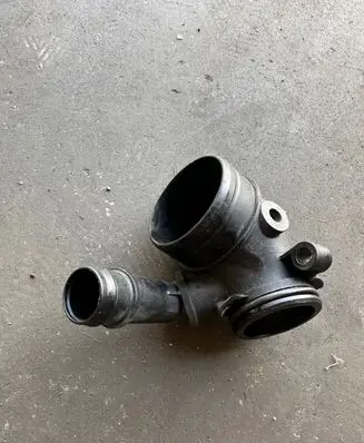 Skoda Octavia Mk3 (5E) Turbo air intake inlet pipe/hose 5q0129635