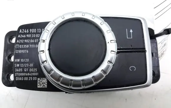 Multifunctional control switch/knob