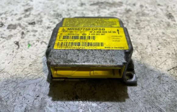Smart ForFour I Airbag control unit/module MR587758 0285001687 PMR587758