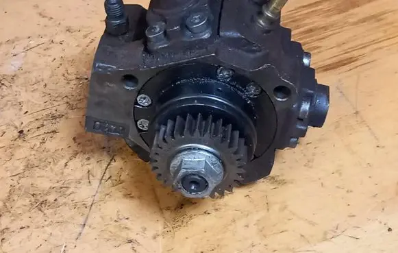 Renault Trafic II (X83) Fuel injection high pressure pump 8200690744