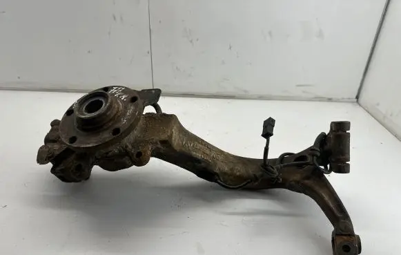 Front wheel hub