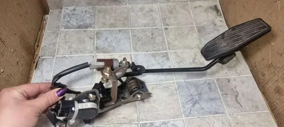 Mazda 323 F Accelerator throttle pedal CB0541AC0 3G14