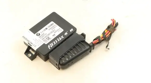 BMW X3 F25 Hand brake control module 6863800 23122010 32620300A