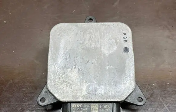 Toyota Prius (XW50) LED ballast control module 3190070687 8990747010
