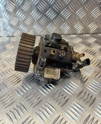 Alfa Romeo Giulietta Fuel injection high pressure pump 55237688 01004762950 0445010305