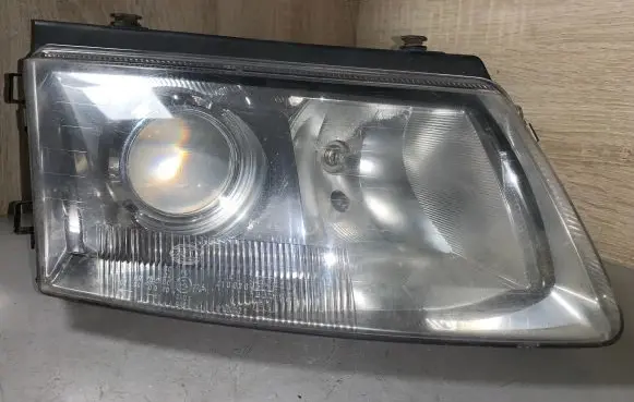 Volkswagen PASSAT B5 Headlight/headlamp 14742600