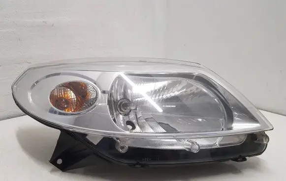Dacia Sandero Headlight/headlamp 8200733877