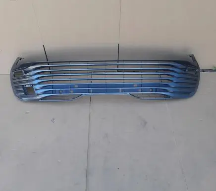 Toyota Camry VIII XV70 Front bumper lower grill