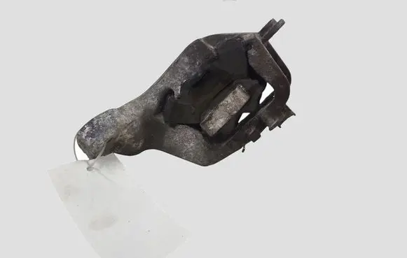 Peugeot 508 Engine mount bracket