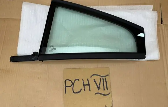 Skoda Octavia Mk3 (5E) Rear vent window glass 5E9845214