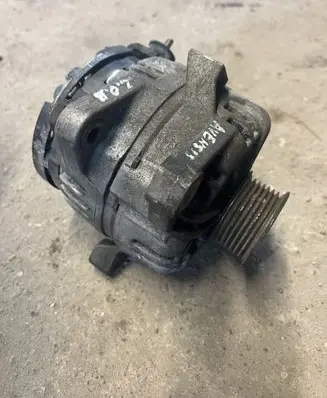 Toyota Avensis T220 Generator/alternator 270600H070A 0124325085 270600H070