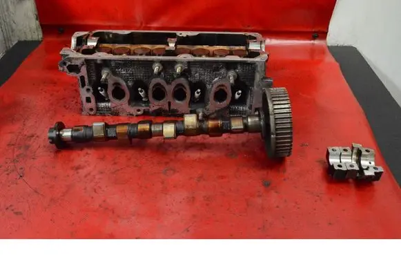 Fiat Punto (199) Engine head